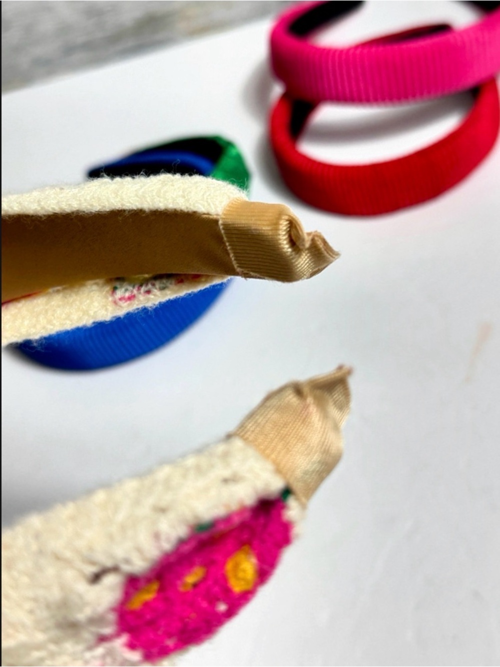 5 Vintage 80/90’s fabric-covered padded fashion headbands vibrant colors women’s - Picture 3 of 7